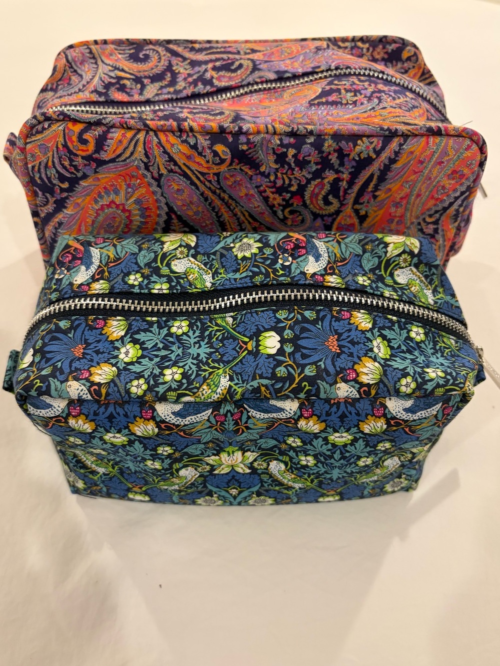 LIBERTY OF LONDON WASH BAGS